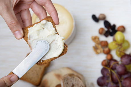 perbedaan cream cheese dan keju oles